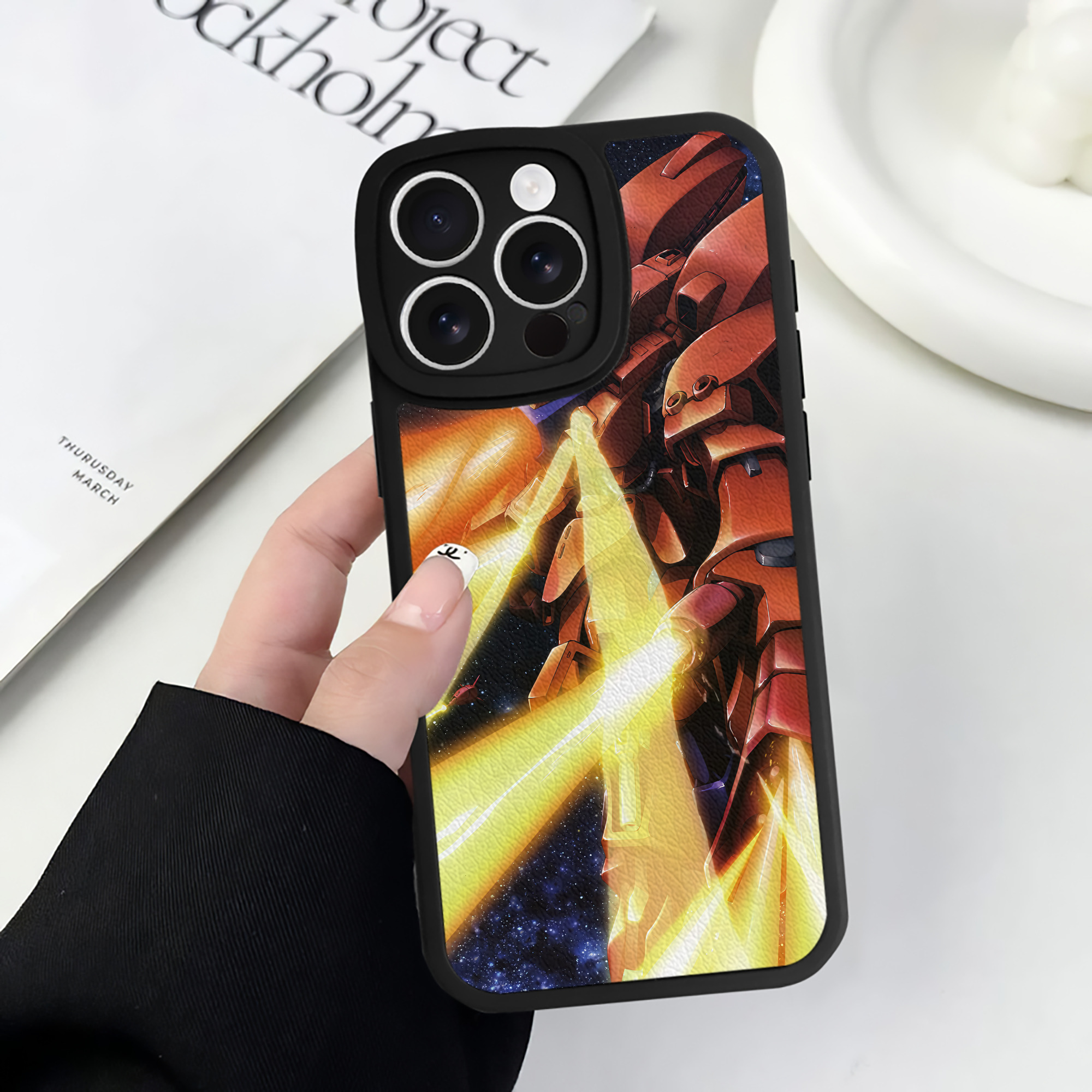 （画像用） 機動戦士ガンダム Mobile Suit Gundam 【iPhone 16シリーズ対応】シリコンスマホケース（レザー調） 材質：シリコン
